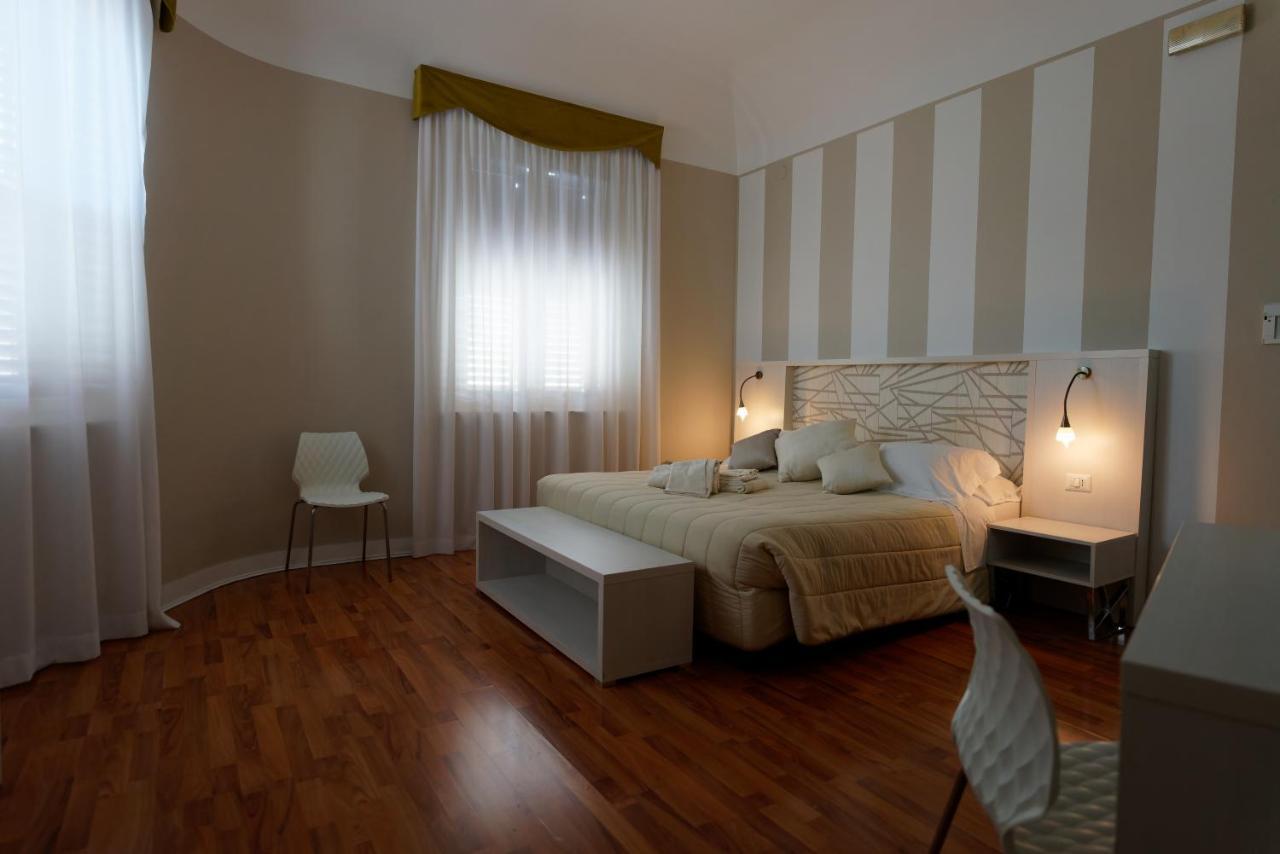 Hotel Sant'Elia メッシーナ エクステリア 写真