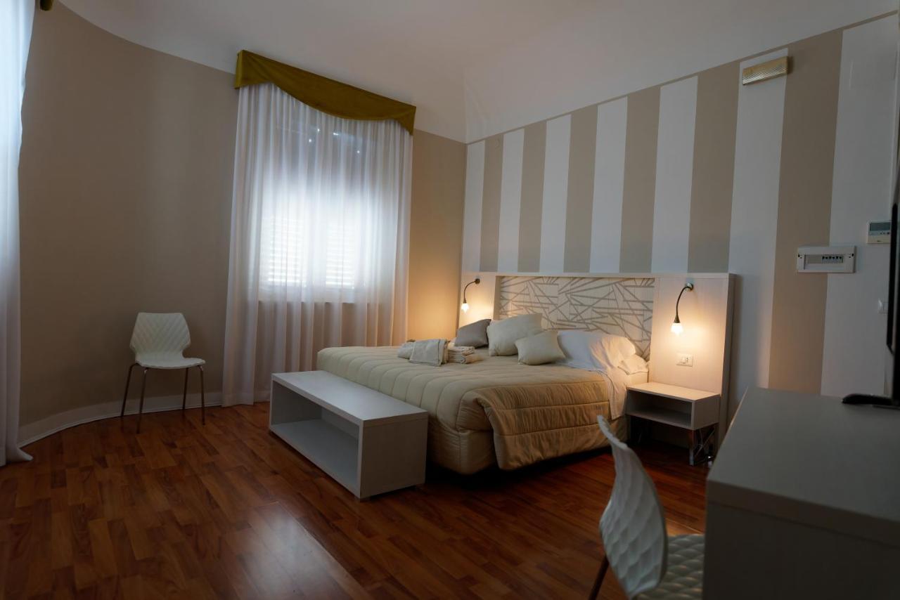 Hotel Sant'Elia メッシーナ エクステリア 写真