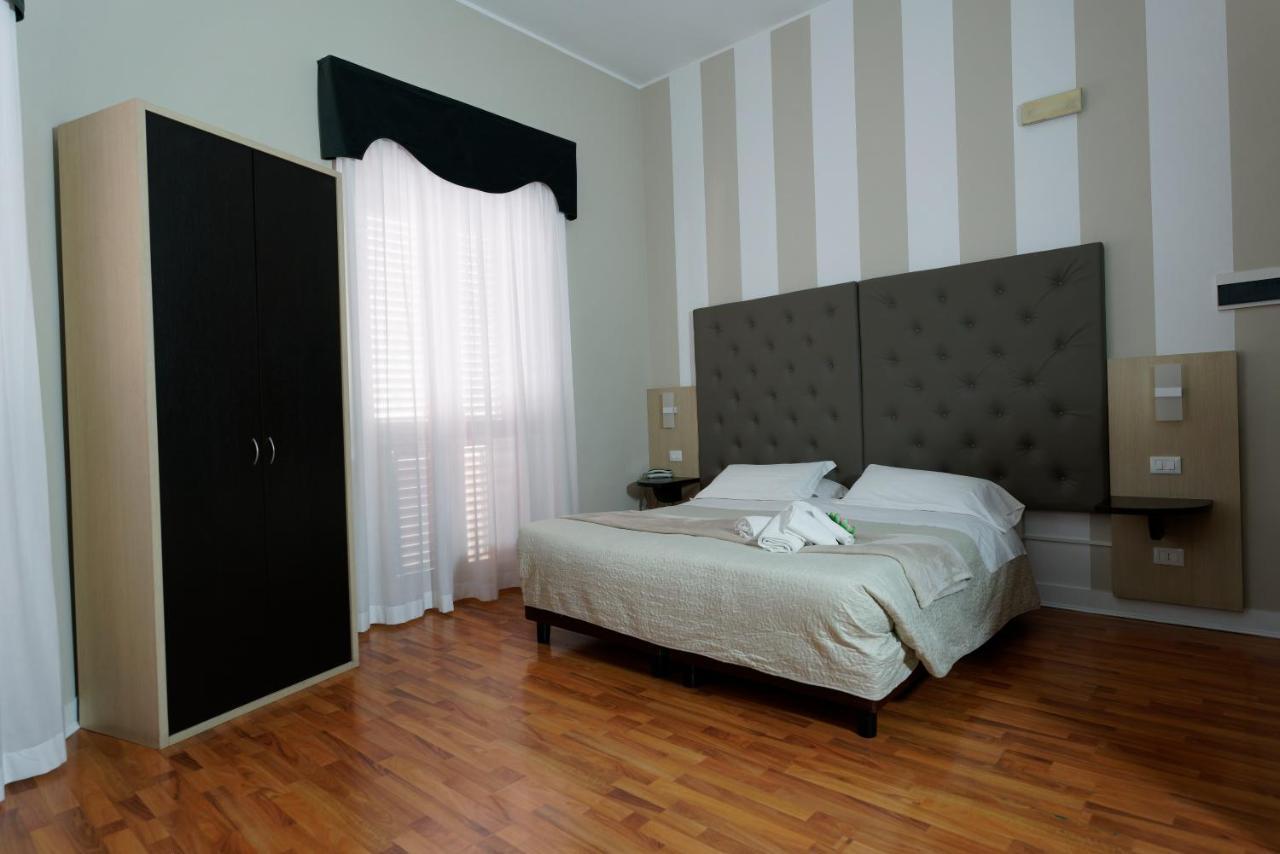 Hotel Sant'Elia メッシーナ エクステリア 写真