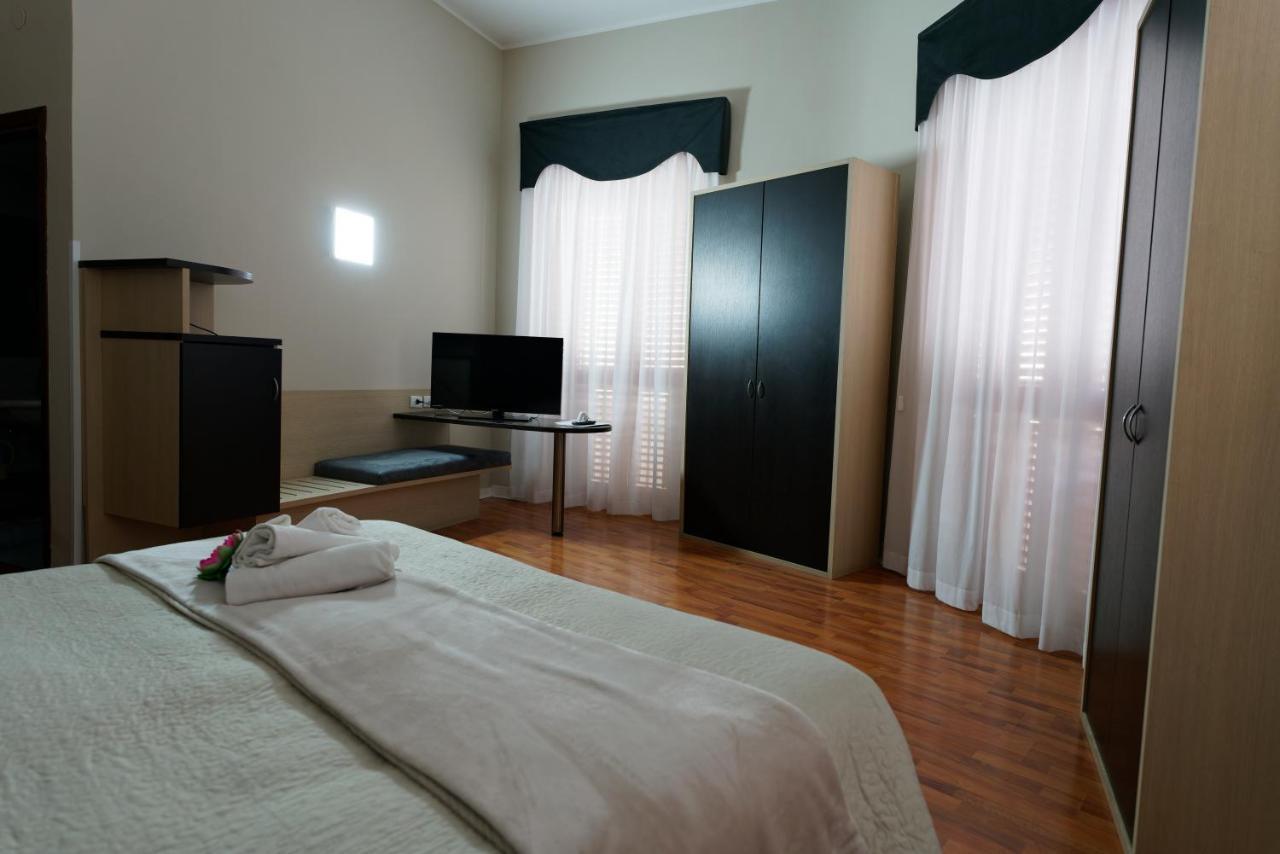 Hotel Sant'Elia メッシーナ エクステリア 写真