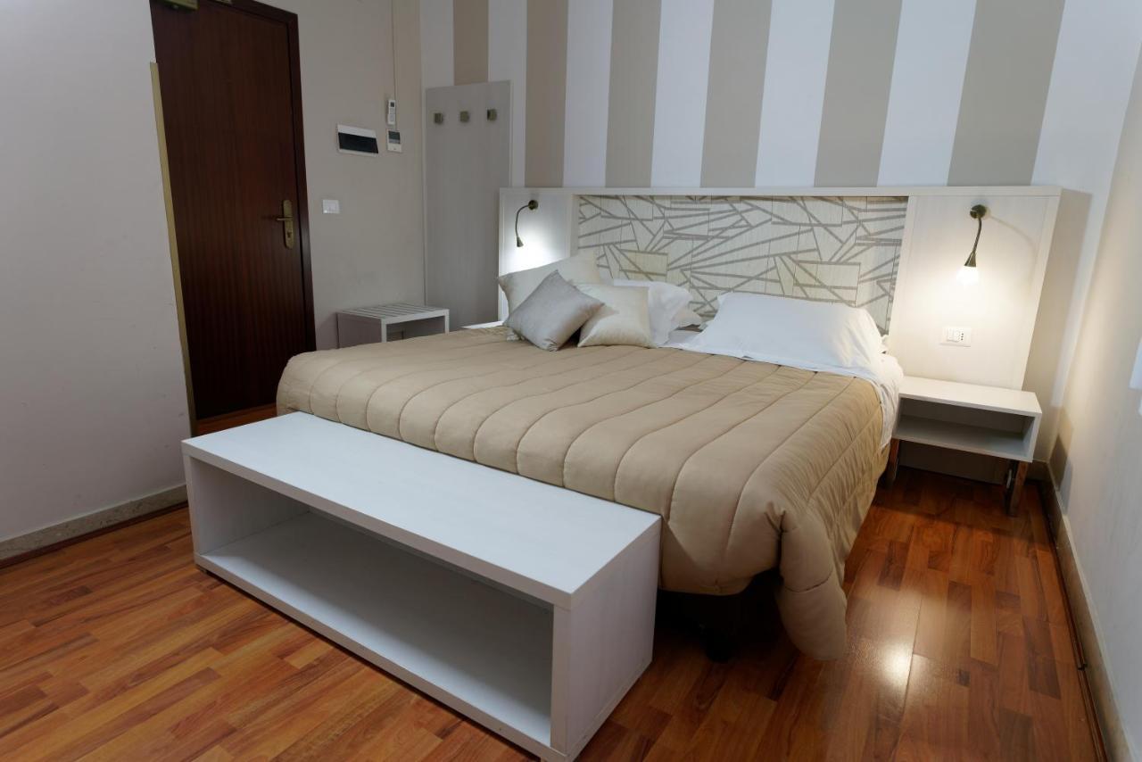 Hotel Sant'Elia メッシーナ エクステリア 写真