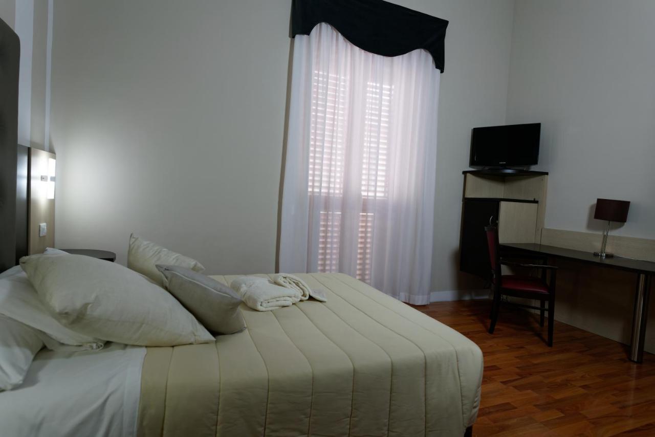 Hotel Sant'Elia メッシーナ エクステリア 写真