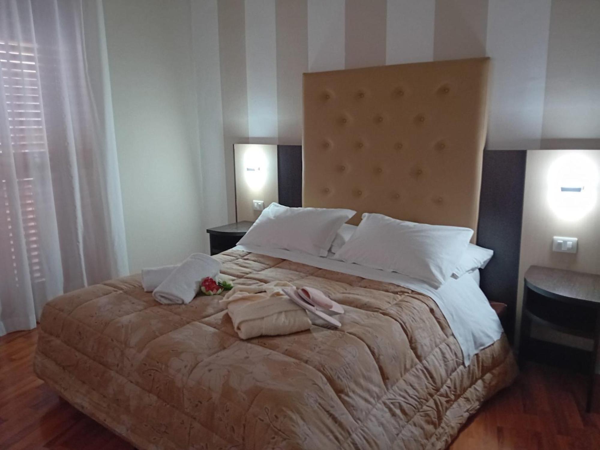 Hotel Sant'Elia メッシーナ エクステリア 写真